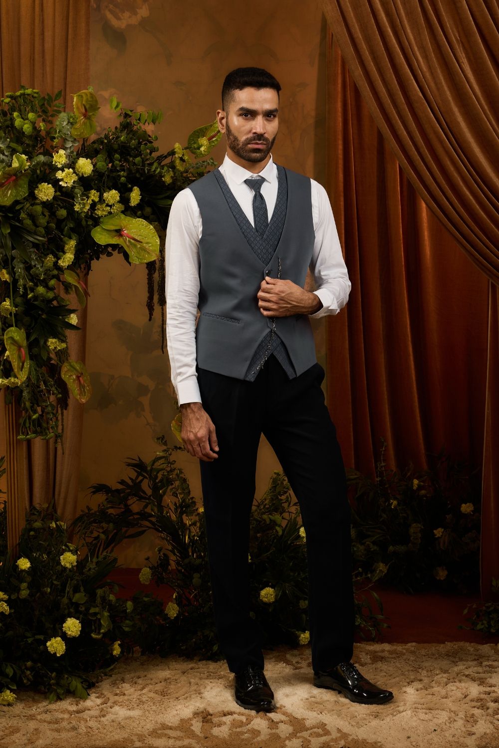 Silk tuxedo with square print