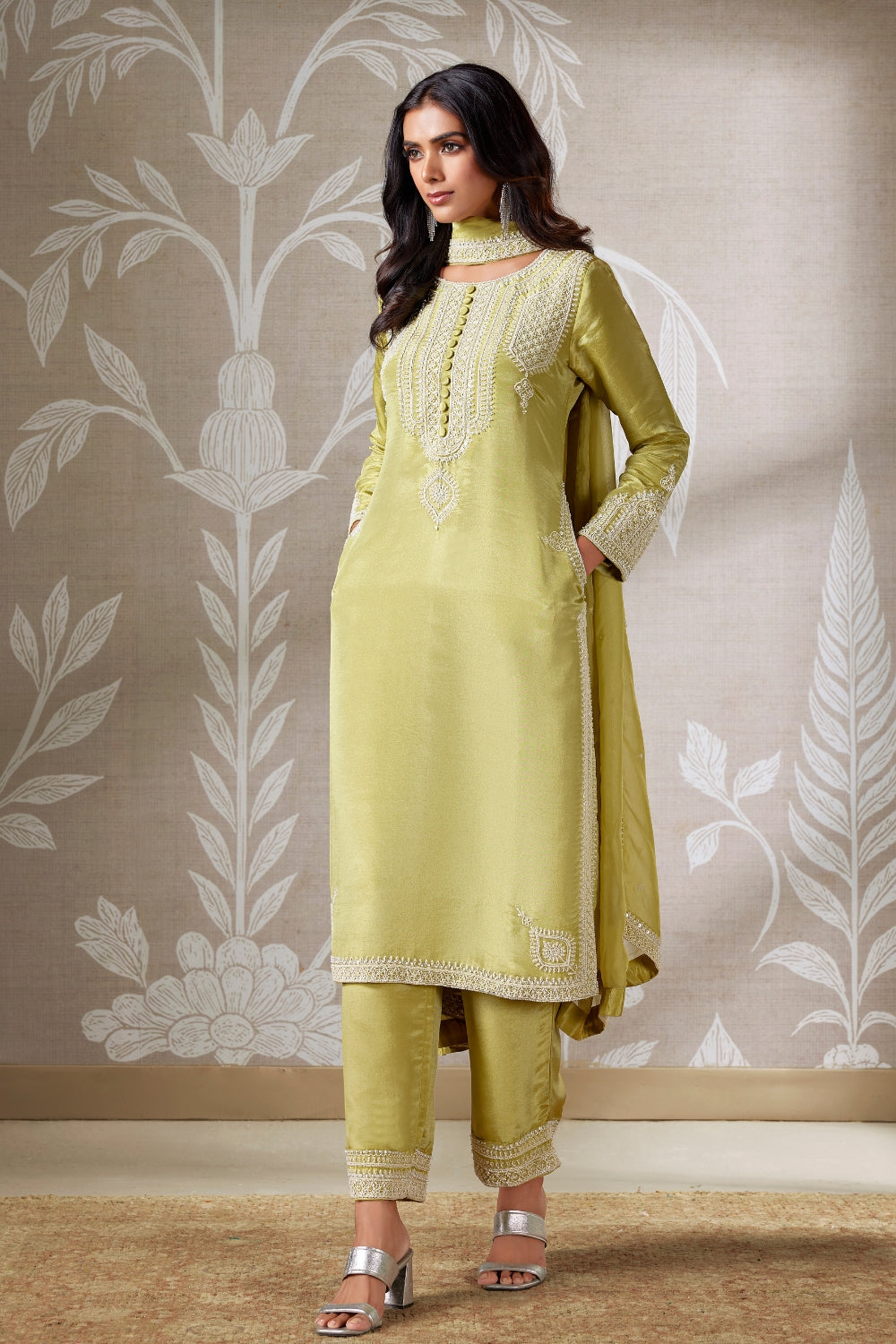 TISSUE SILK KURTA SET WITH EMBROIDERY AND CUTDANA