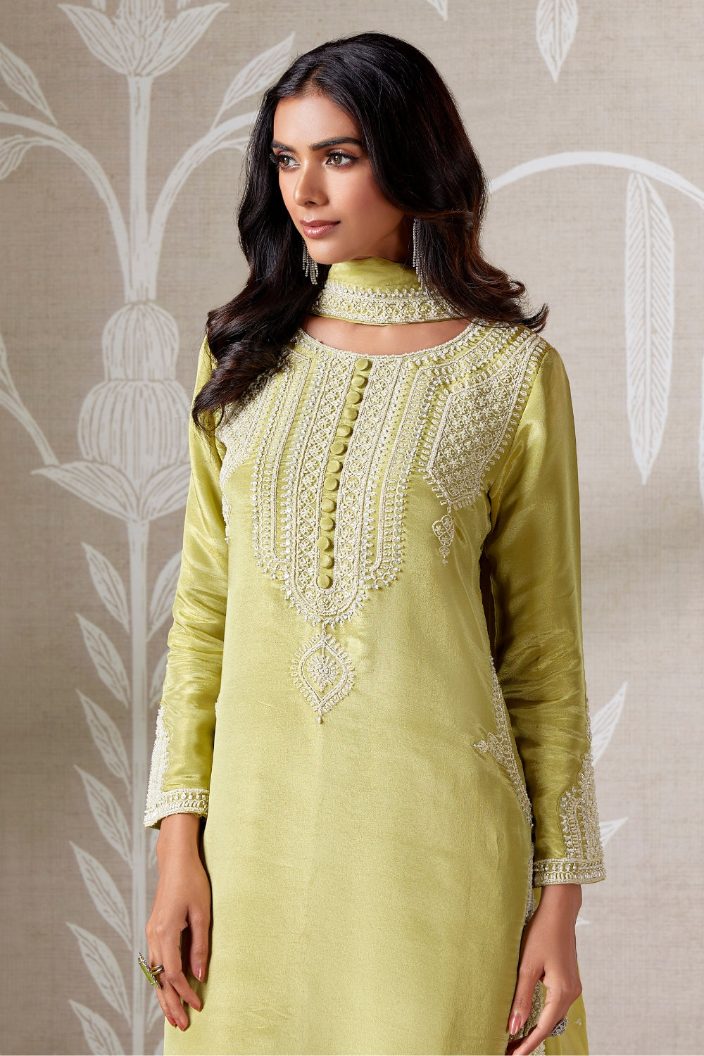 TISSUE SILK KURTA SET WITH EMBROIDERY AND CUTDANA