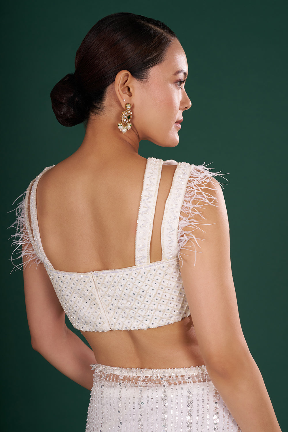 Off-White Net Saree in Linear Pattern and Unstitched Blouse