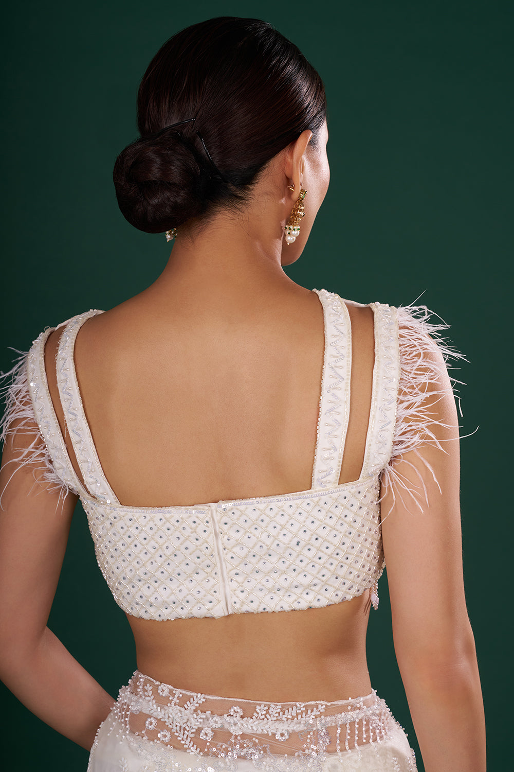 Off-White Net Saree in Abstract Pattern and Unstitched Blouse