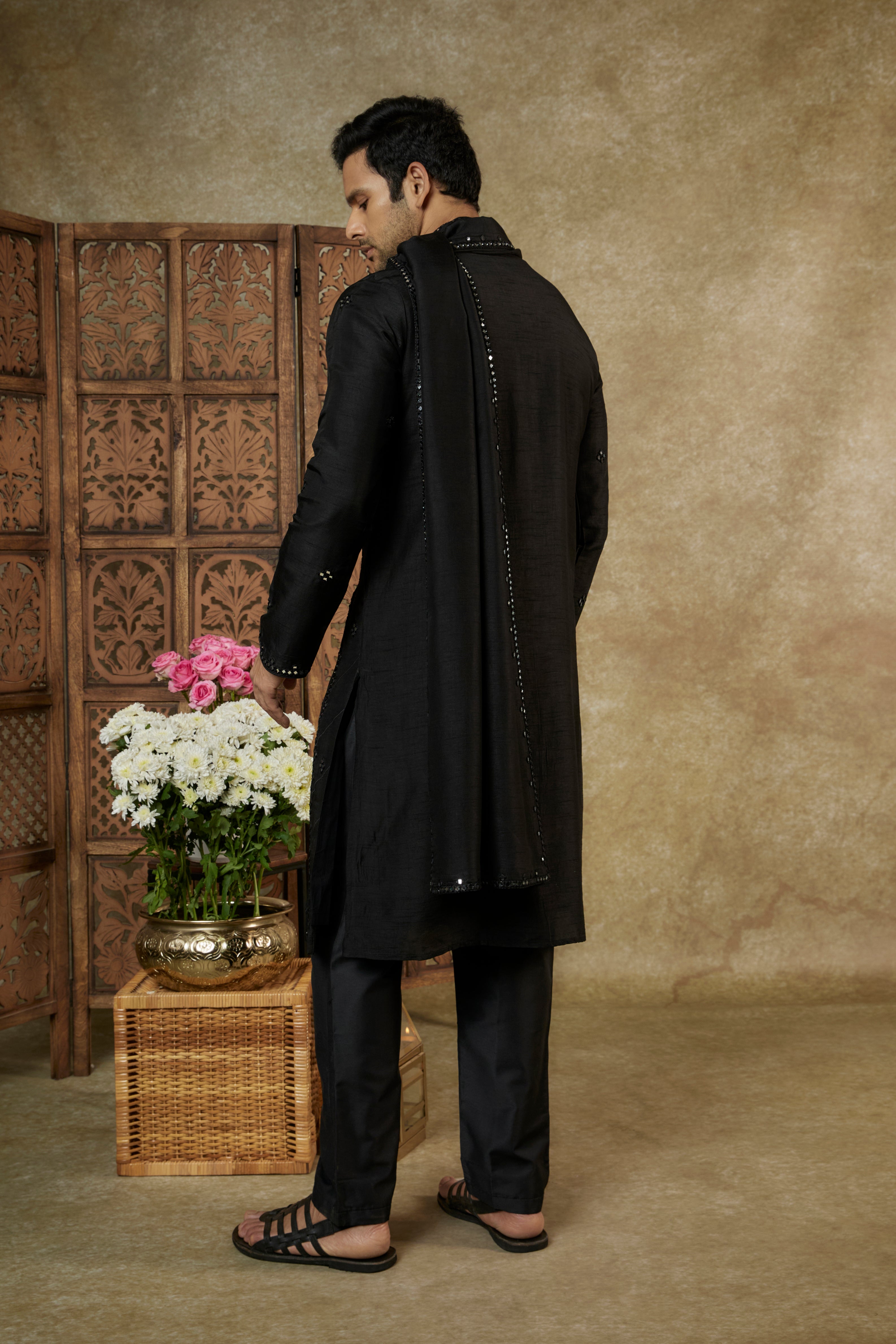 ONYX BLACK MIRROR EMBELLISHED SILK KURTA SET