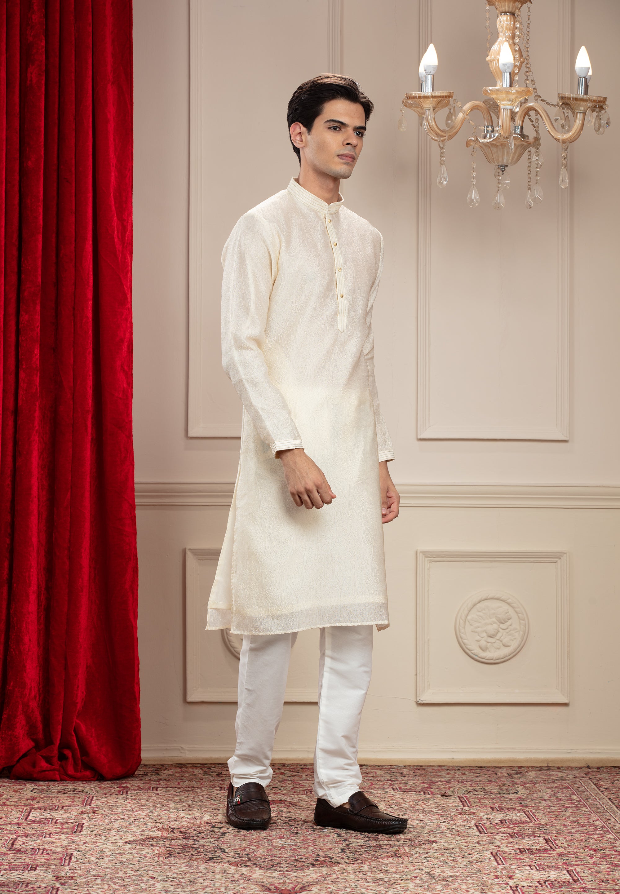 Alabaster White plain splendid silk kurta pajama set