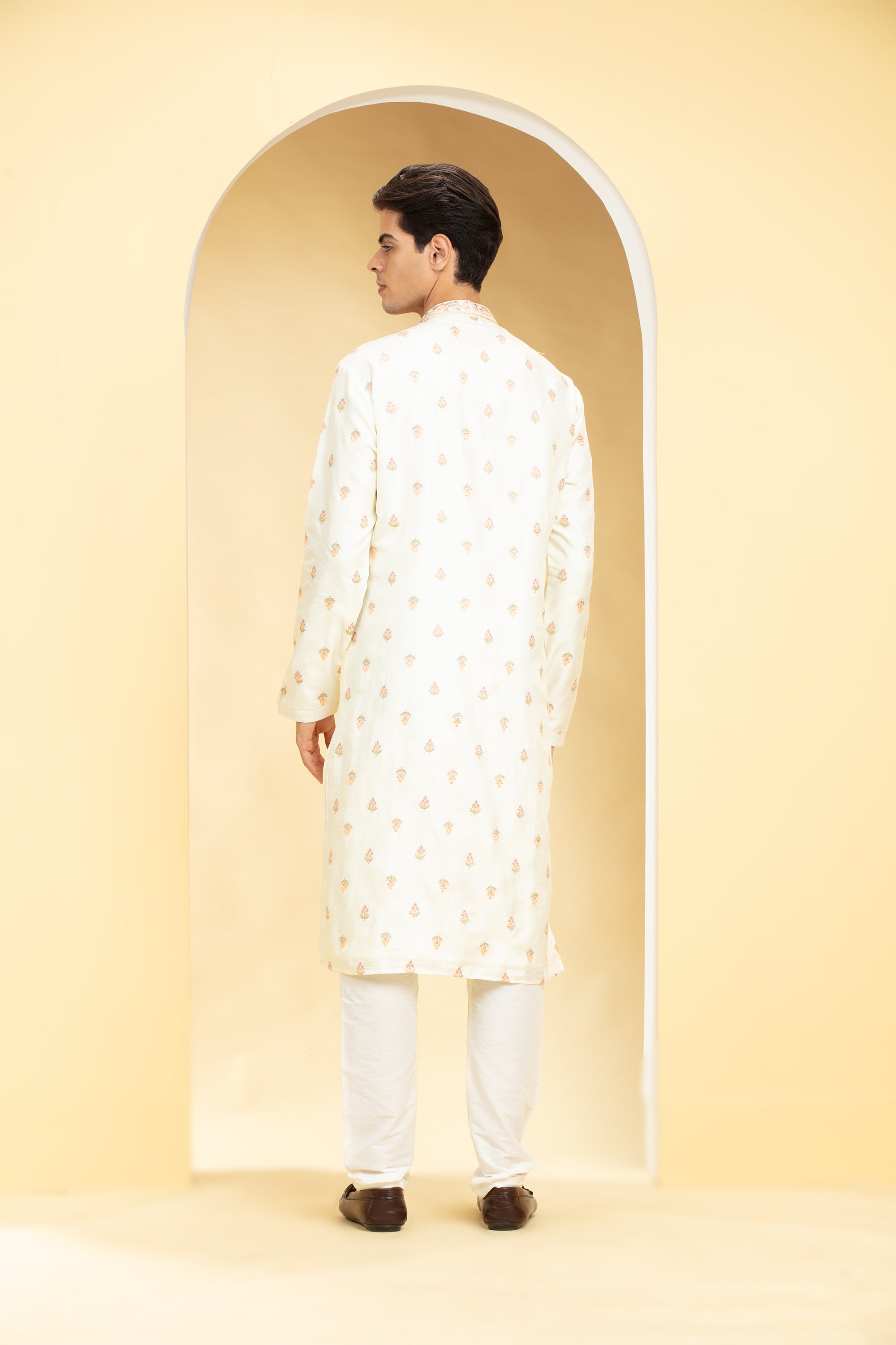 Coconut White kurta pajama set with Resham embroidery