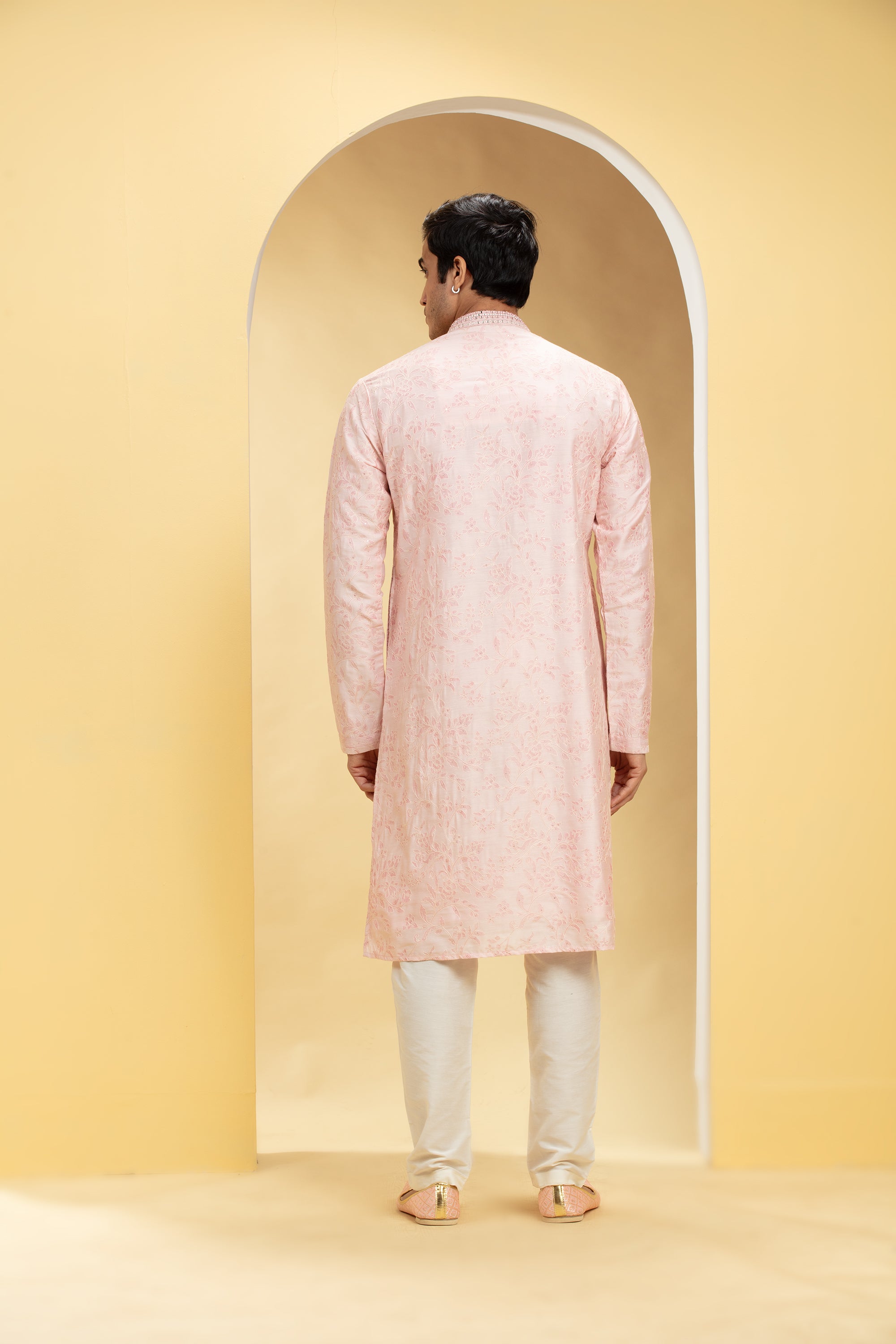 Pastel Pink kurta pajama set with thread embroidery