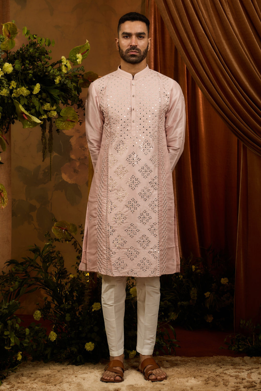 Peach silk mirror embroidered kurta set with thread work