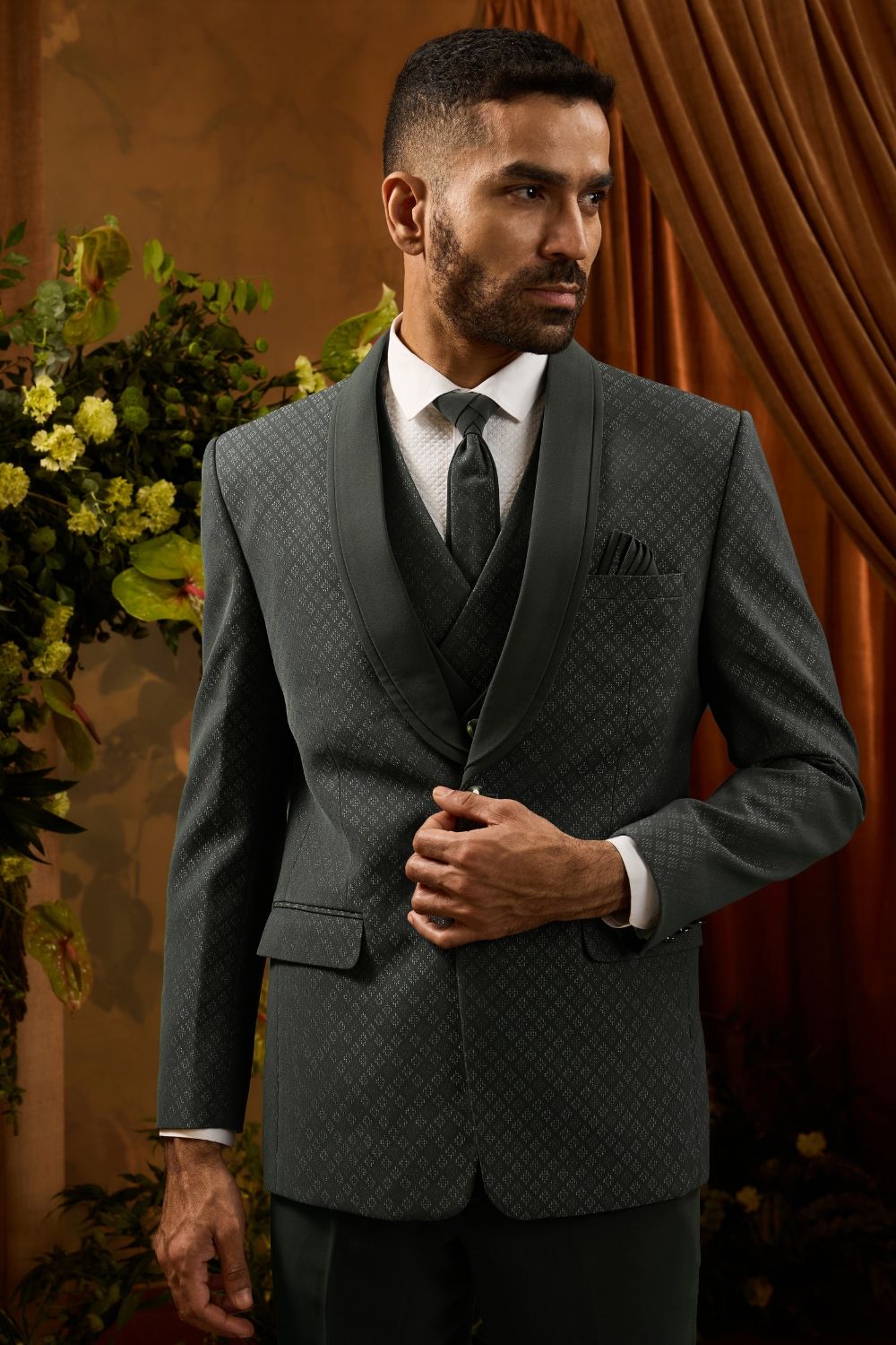 Grey silk tuxedo with square print