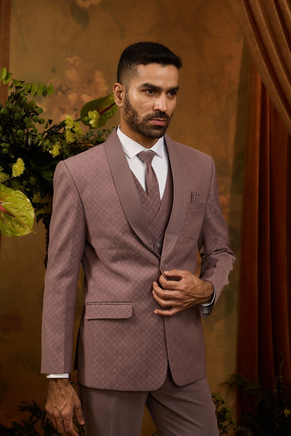 Pink silk square textured tuxedo