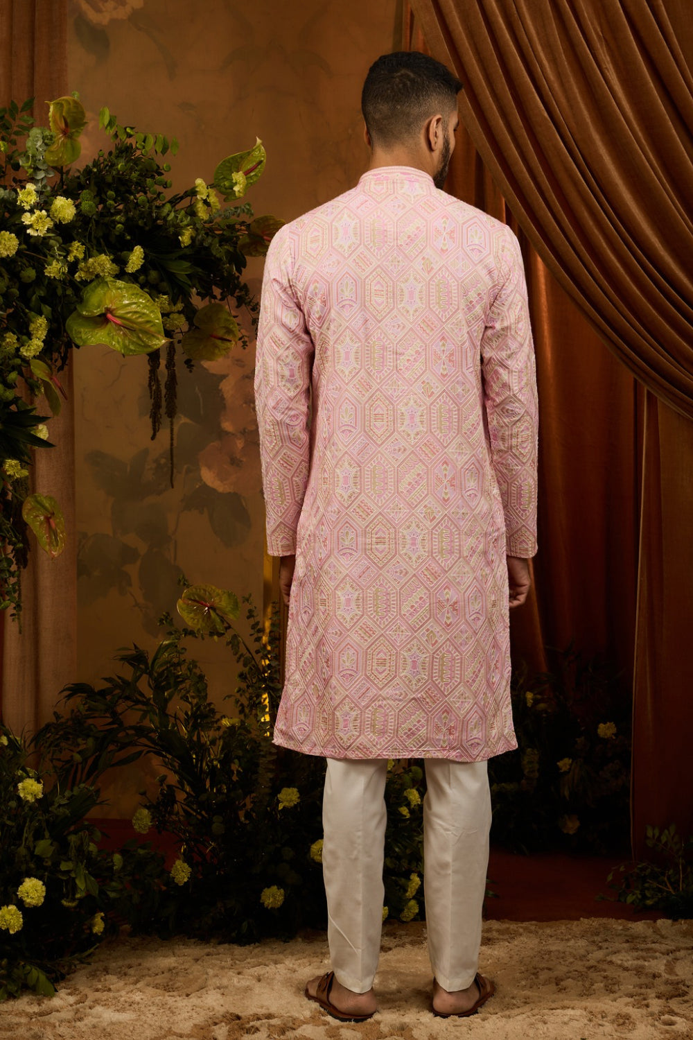 Pink silk kurta set with mirror and thread work