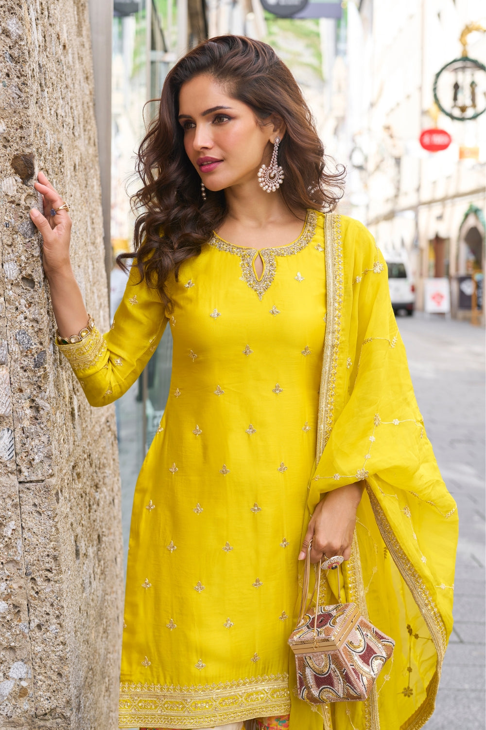CHINON PALAZZO SUIT WITH EMBROIDERY AND SEQUINS