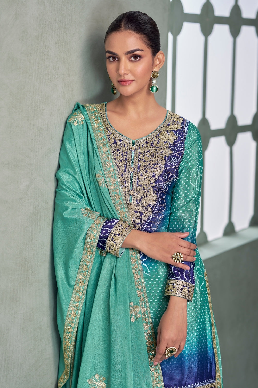 CHINON PALAZZO SUIT WITH EMBROIDERY AND SEQUINS