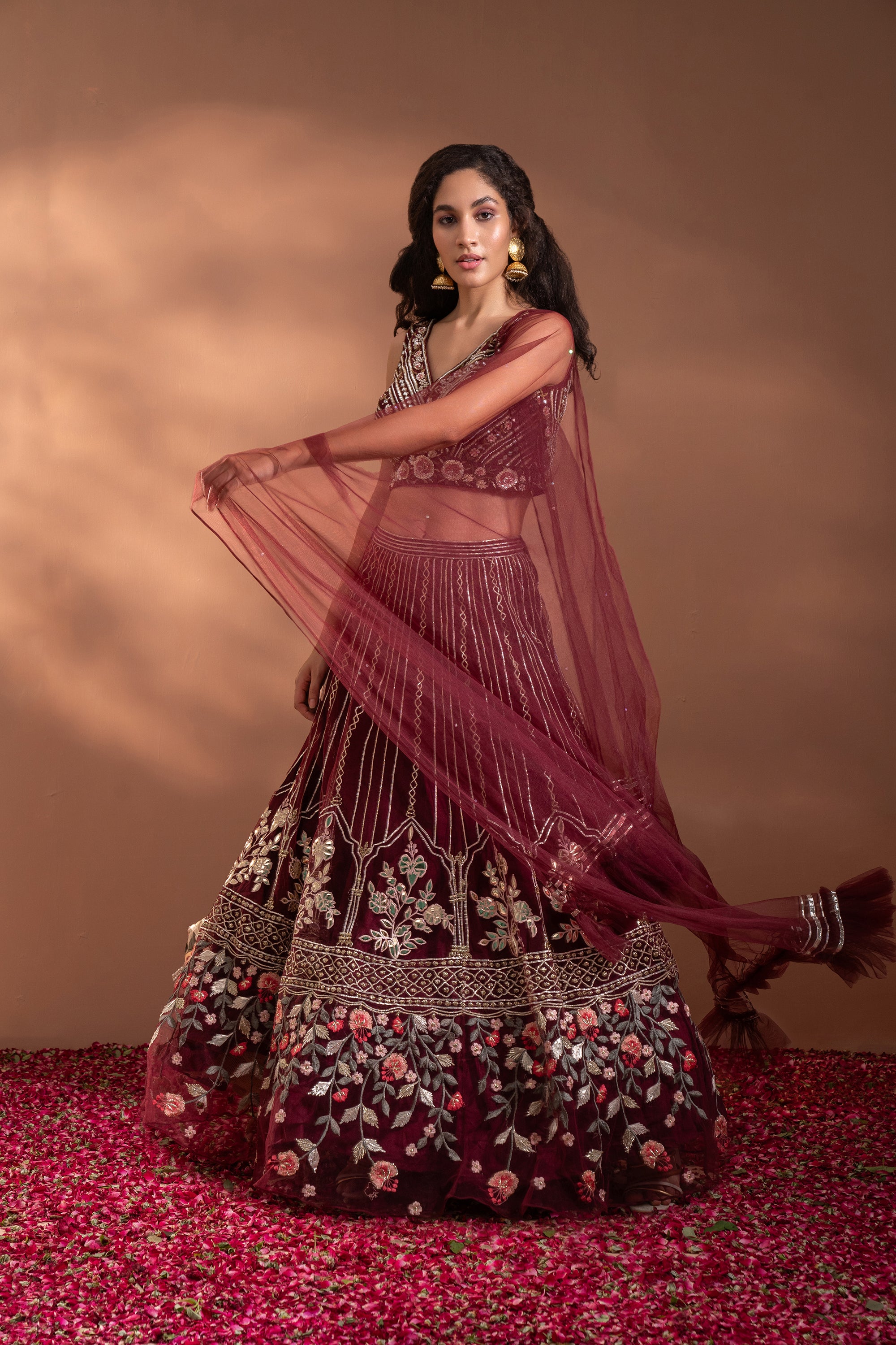 Embroidered Bridal Lehenga In Mumbai (Bombay) - Prices, Manufacturers &  Suppliers