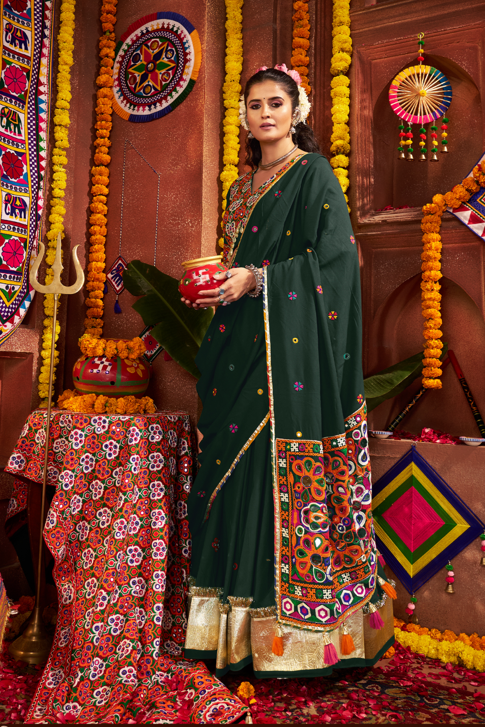 GREEN VISCOSE COTTON NAVRATRI CHANIYA CHOLI WITH THREAD WORK AND LAMPI BOARDER