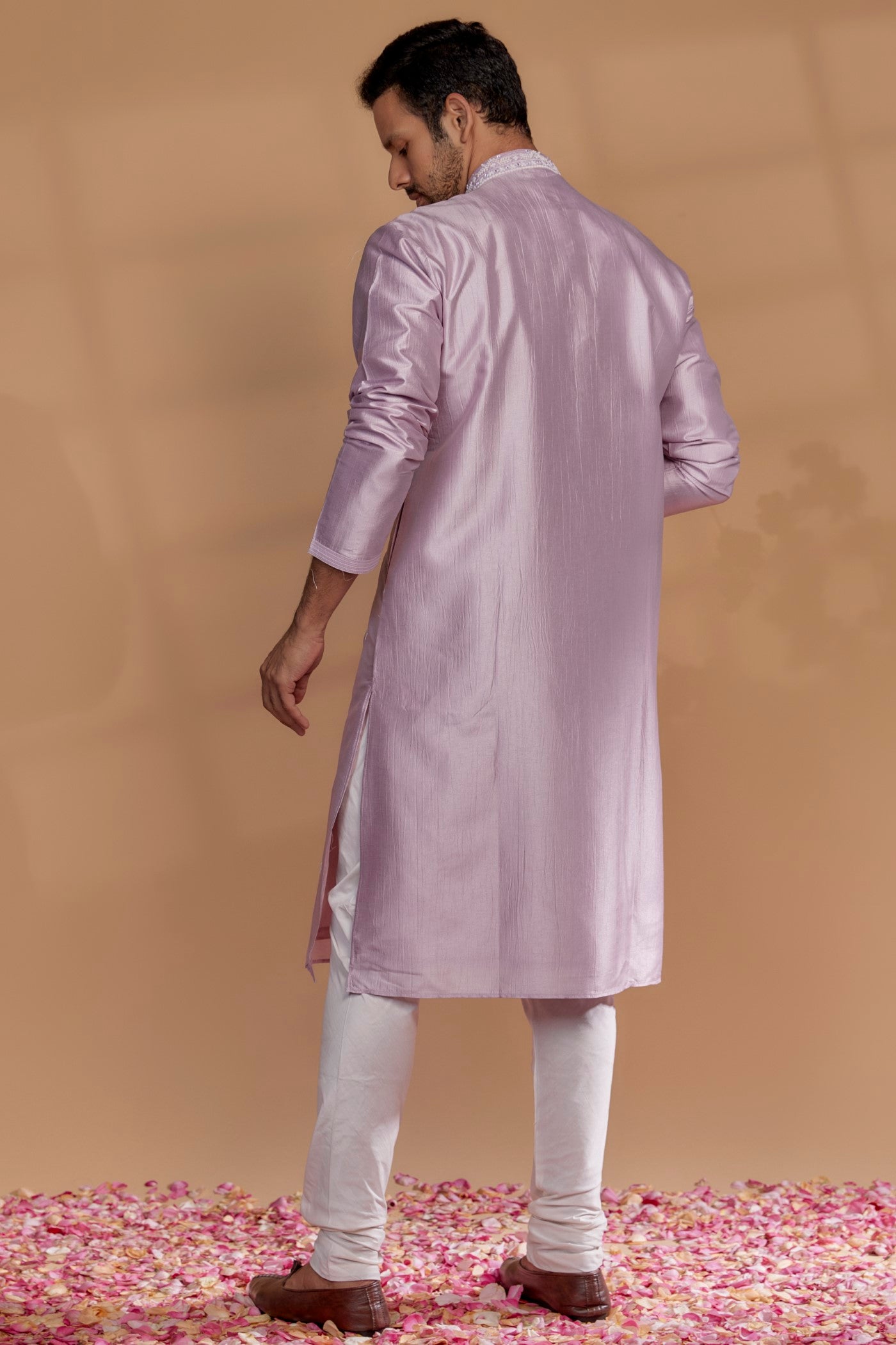 Soft Lilac Banarasi Silk Thread Embroidered Kurta Set