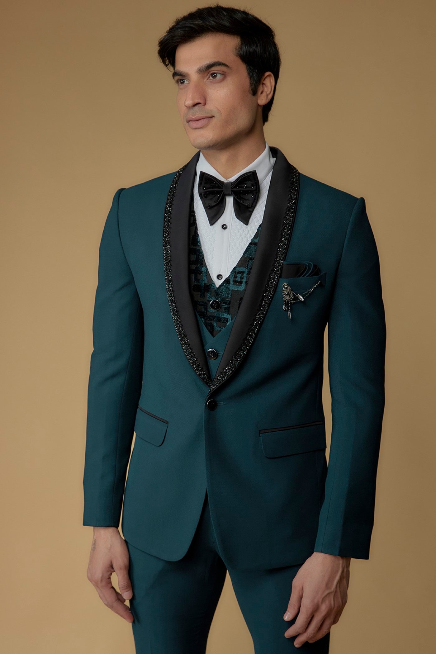 Shop for Stylish Men s Tuxedo Suits and Formal Sets