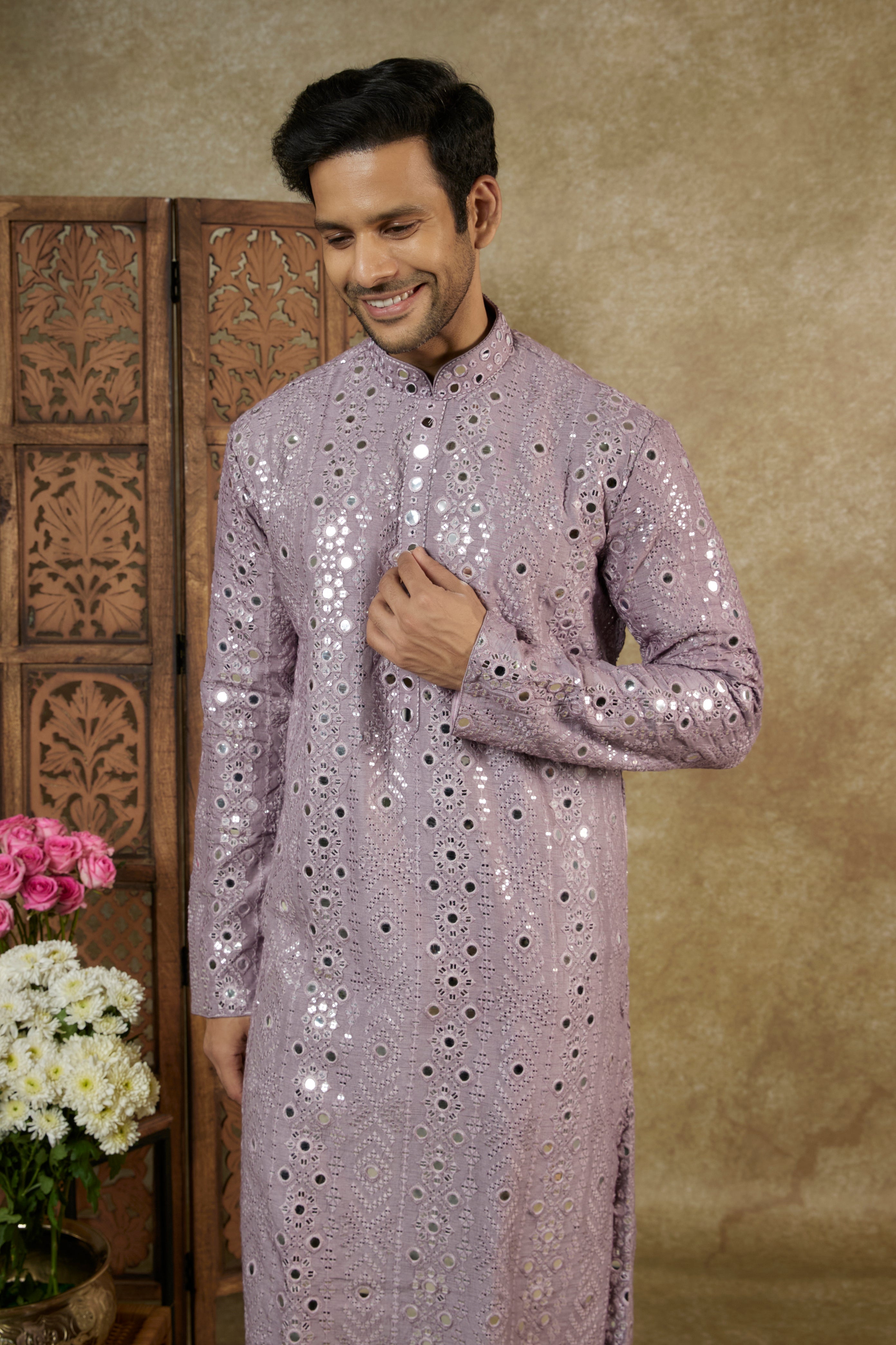 PALE LILAC LUCKNOWI RESHAM AND MIRROR EMBROIDERED KURTA SET